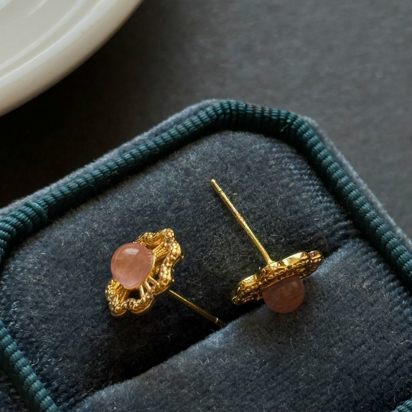 [原石] 粉晶 925銀耳環 小花造型