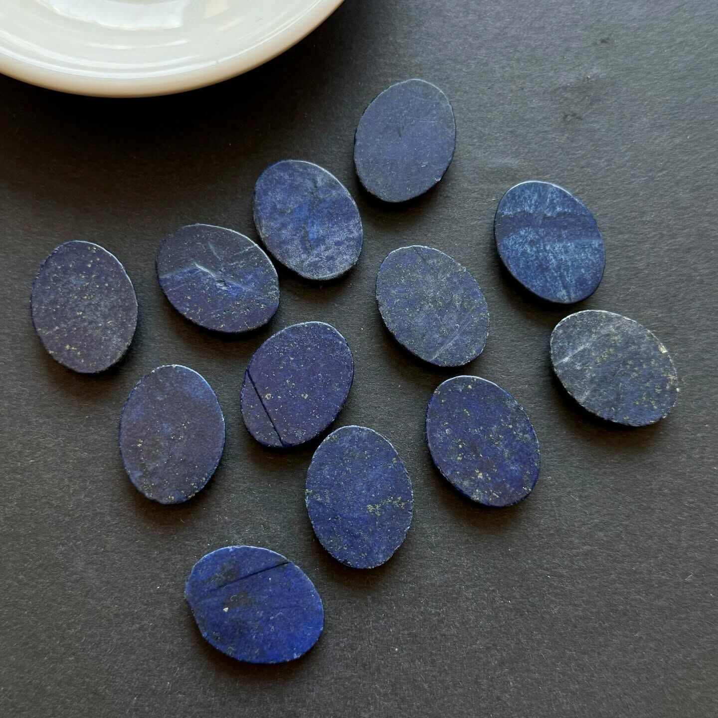 [原石] 青金石 蛋面