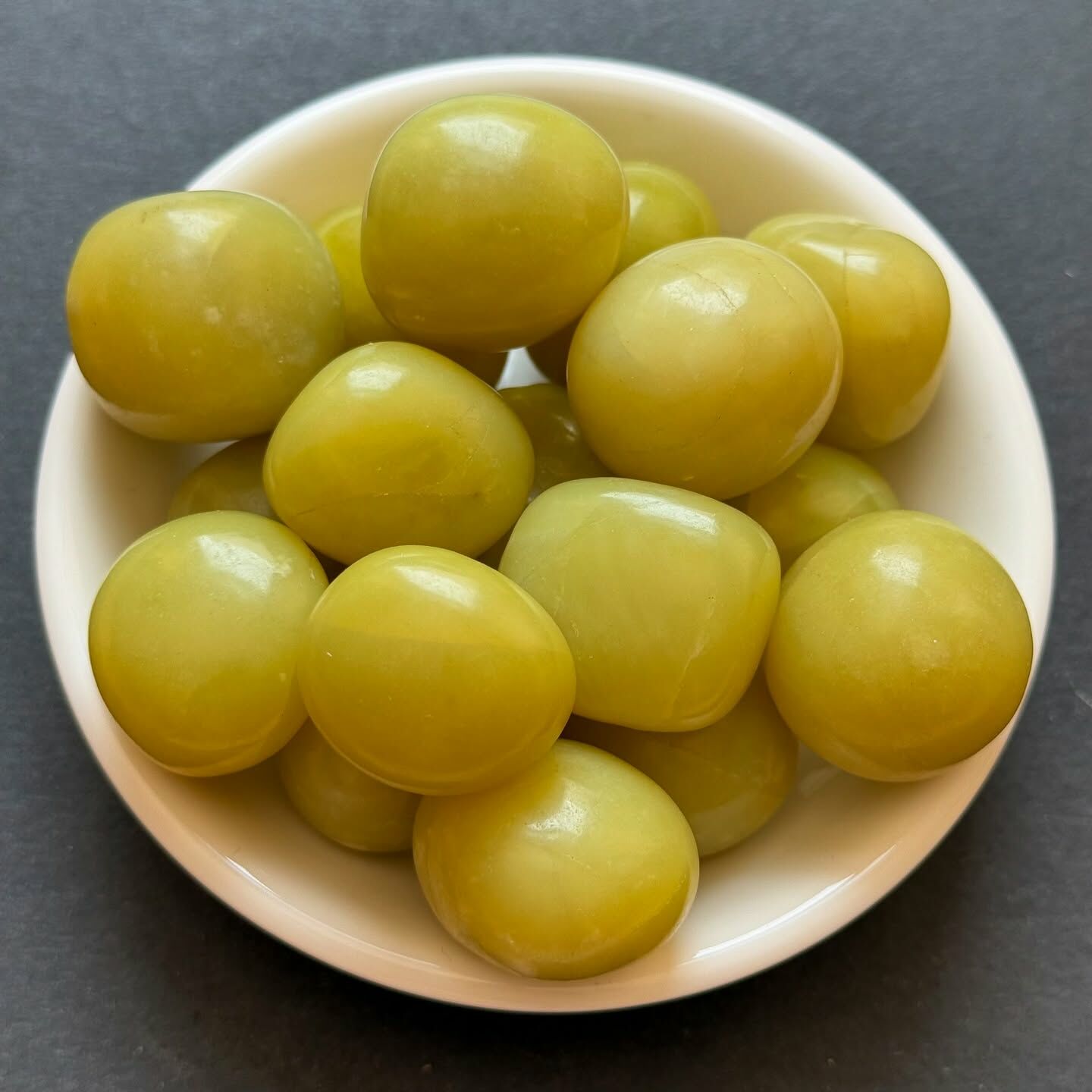 [原石] 岫玉 水晶滾石