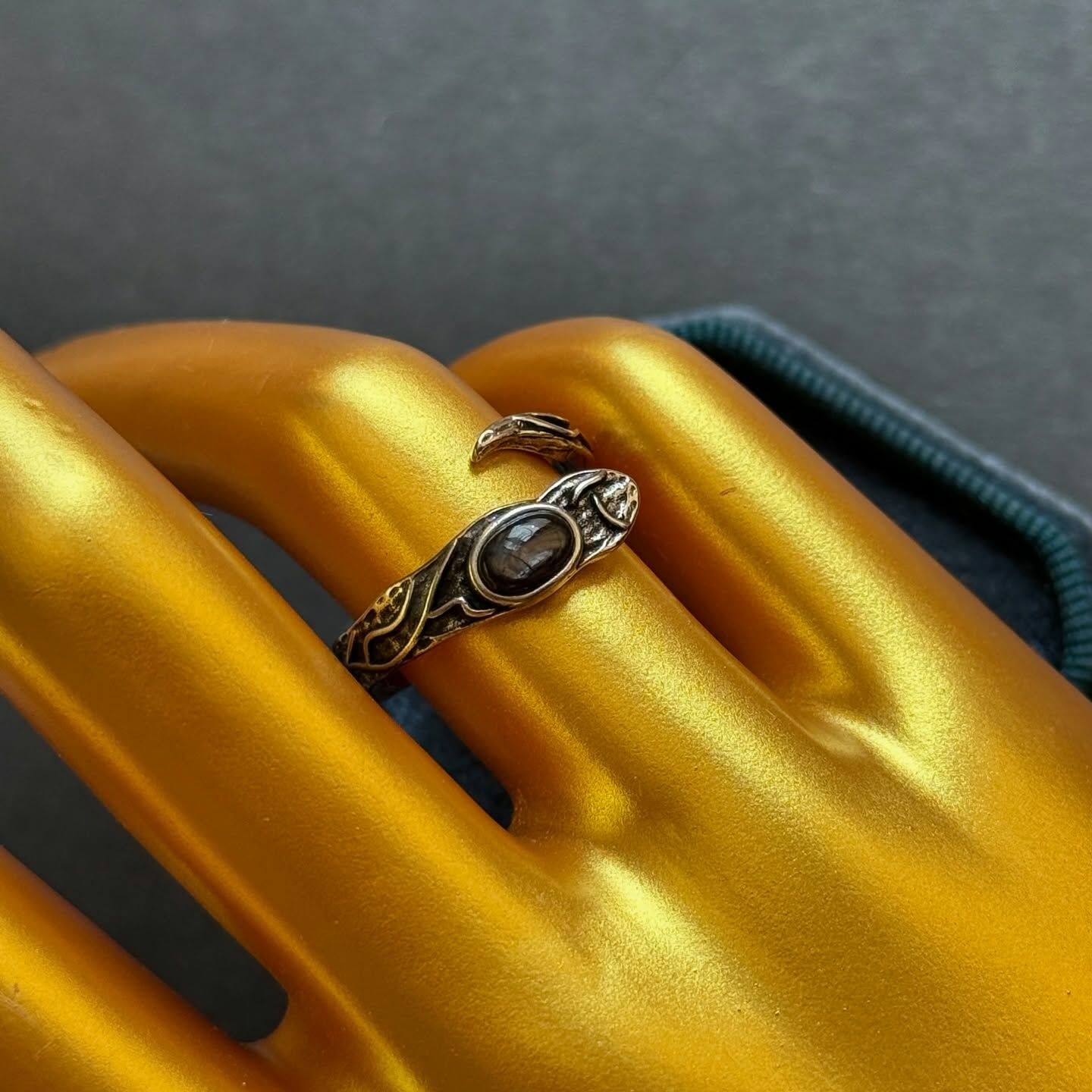 [原石] 金運石 戒指 蛇造型