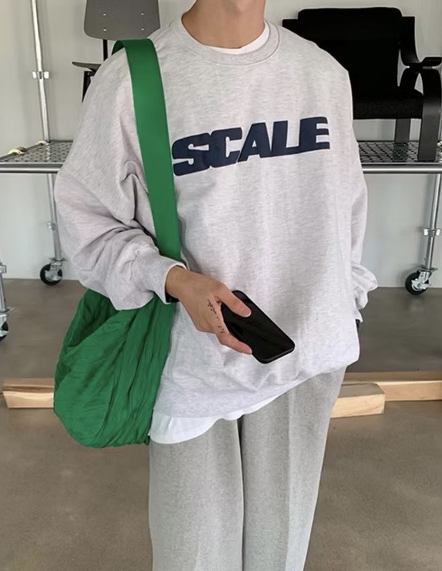 大容量褶皺斜挎半月包