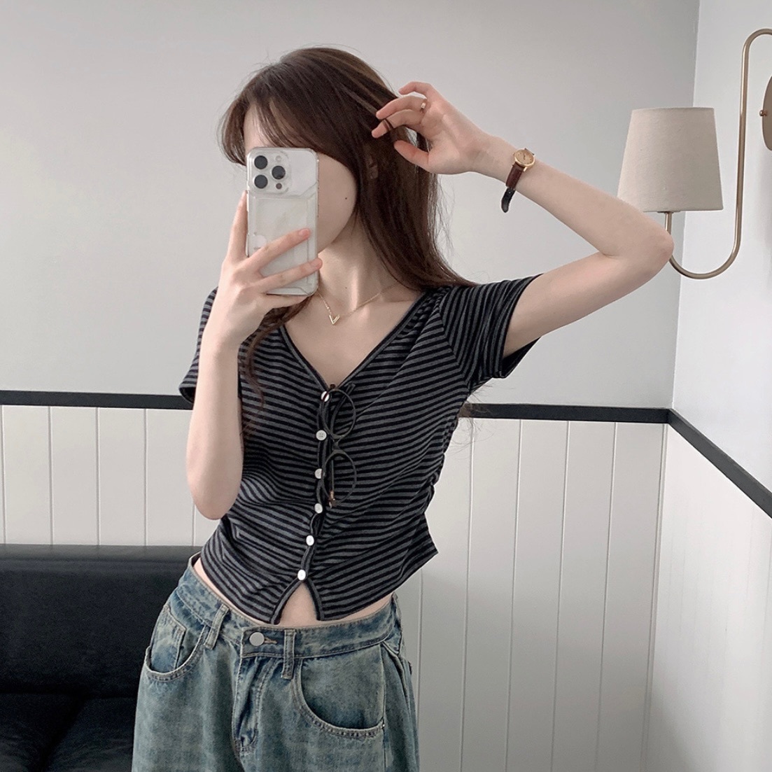 【優惠價預訂】韓國橫間V領鈕扣短袖TOP（2色）