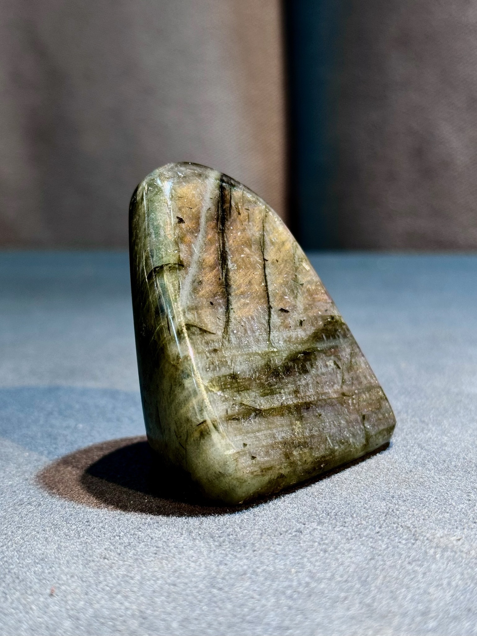 紫光拉長石 8014