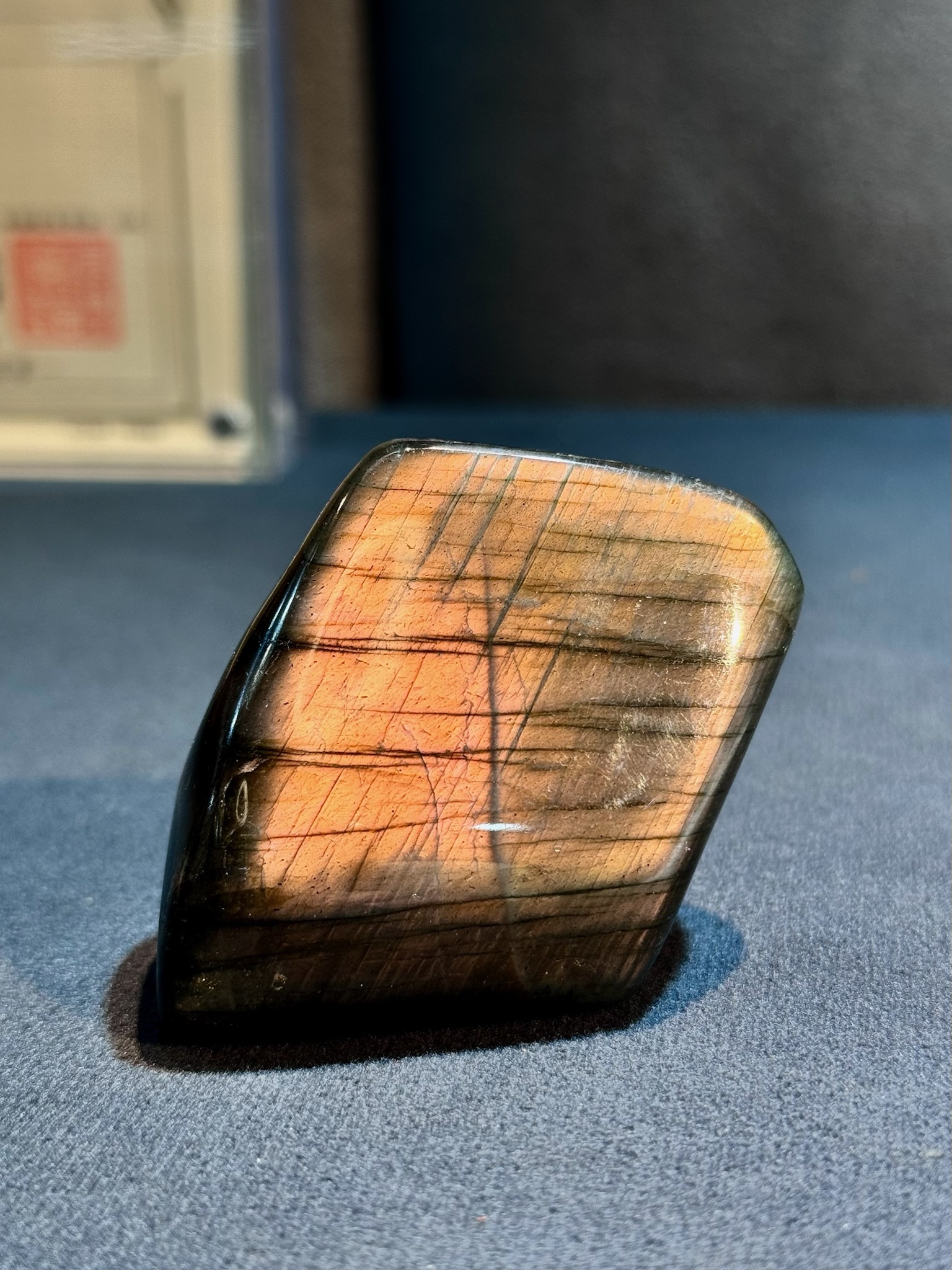 紫光拉長石 8016