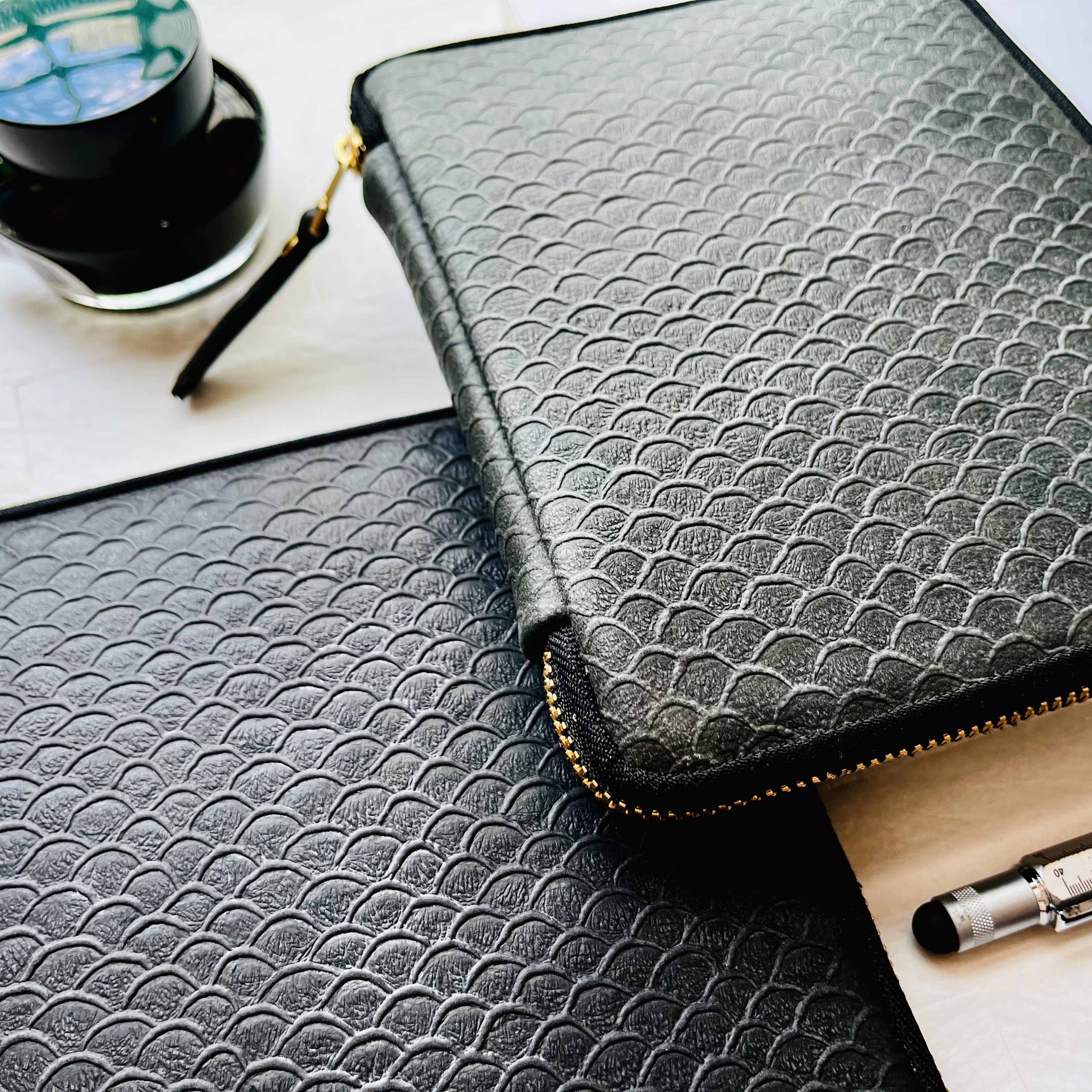 Kyokuhaku 5入拉鍊鋼筆袋_青海波紋皮革 鉻革