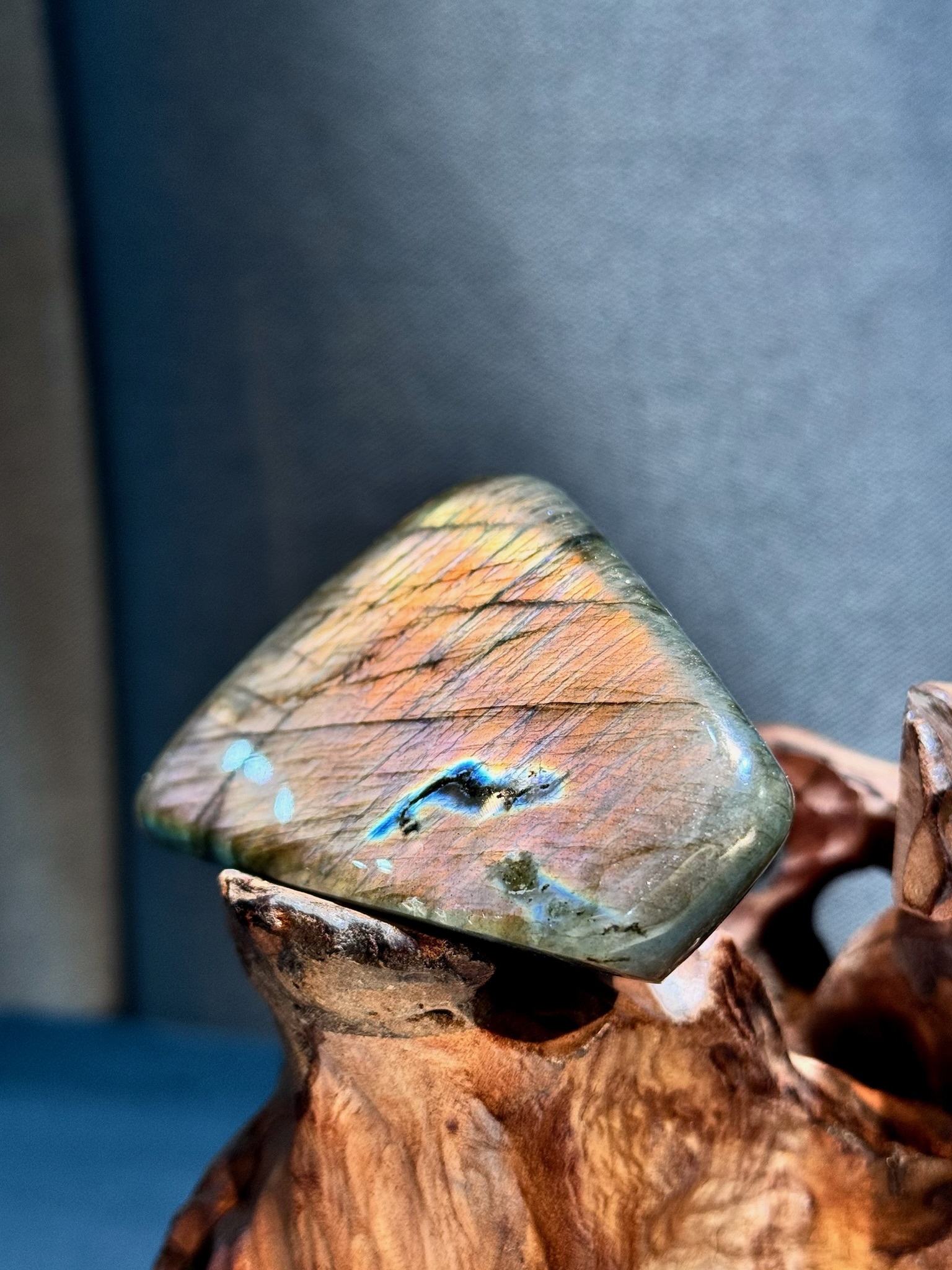 紫光拉長石 8017