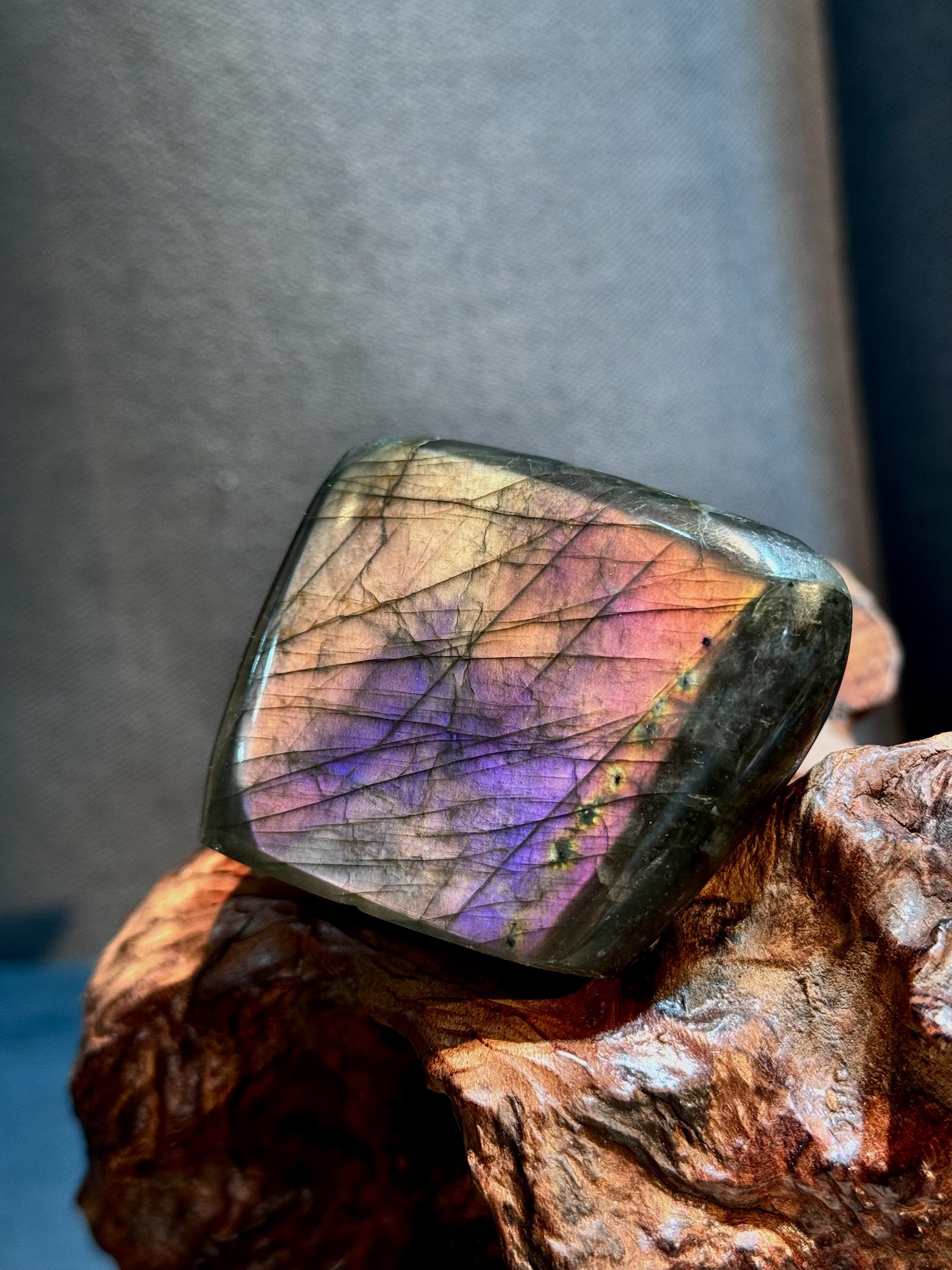 紫光拉長石 8018