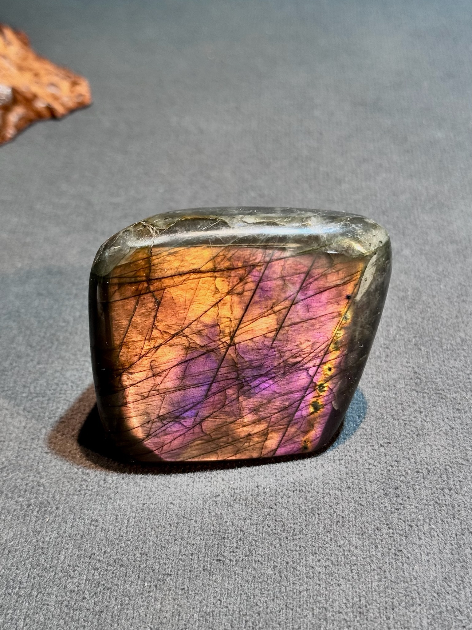 紫光拉長石 8018