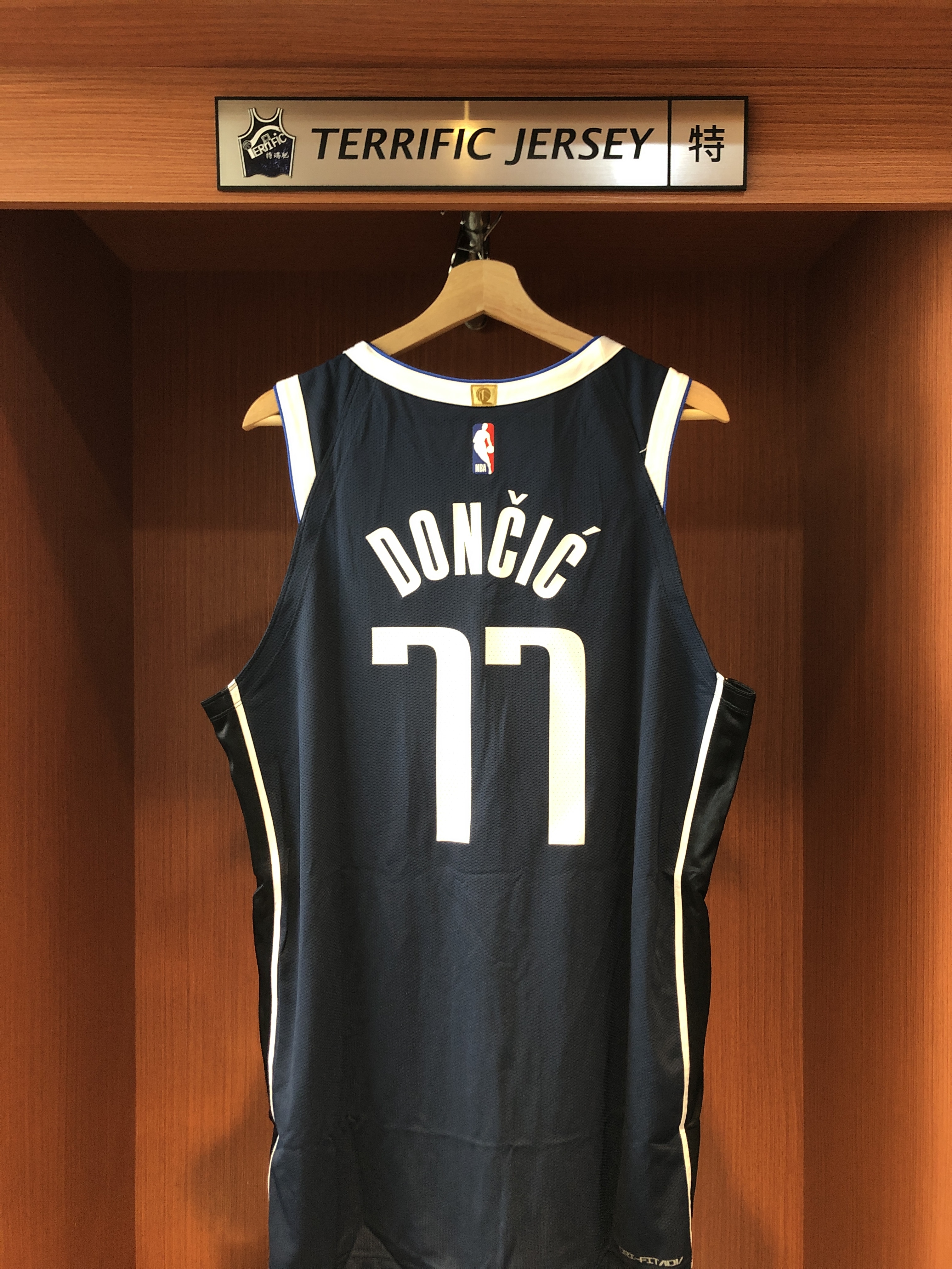 NBA球衣 Luka Doncic 達拉斯小牛深藍 Statement Jordan Authentic 球員版 電繡 含贊助商標 全新