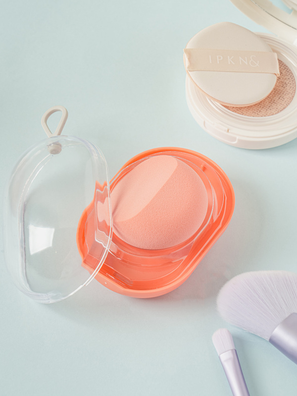 DAISO Makeup Crescent Puff & Case Set 1051894