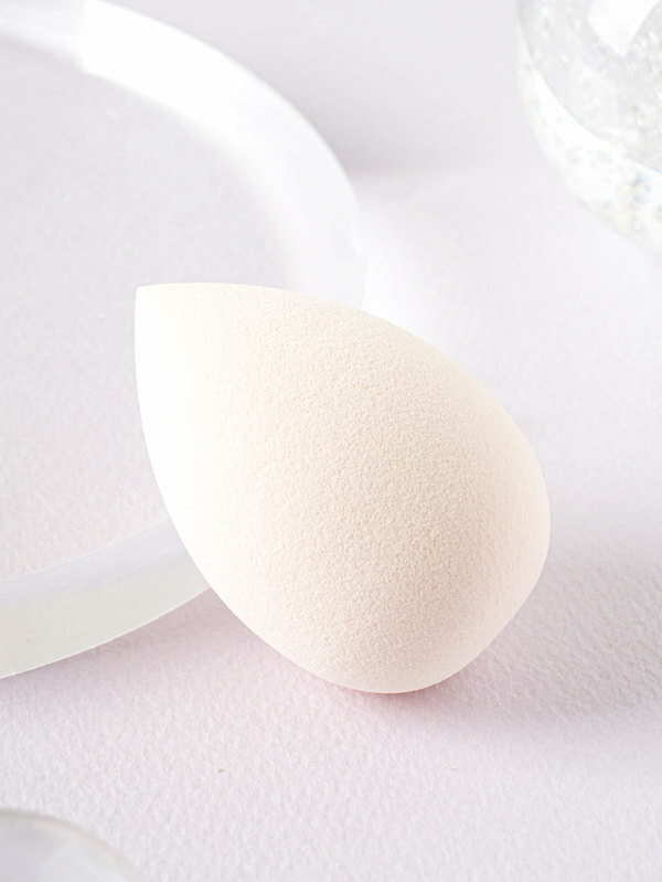 DAISO Makeup Water Drop Puff & Case Set 1049631