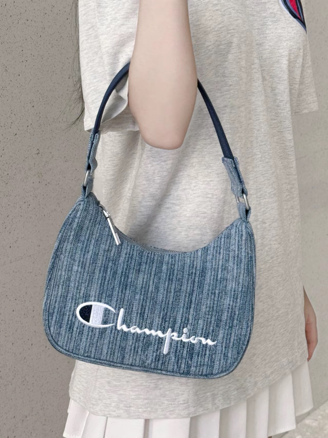 CHAMPION 刺繡LOGO 腋下包