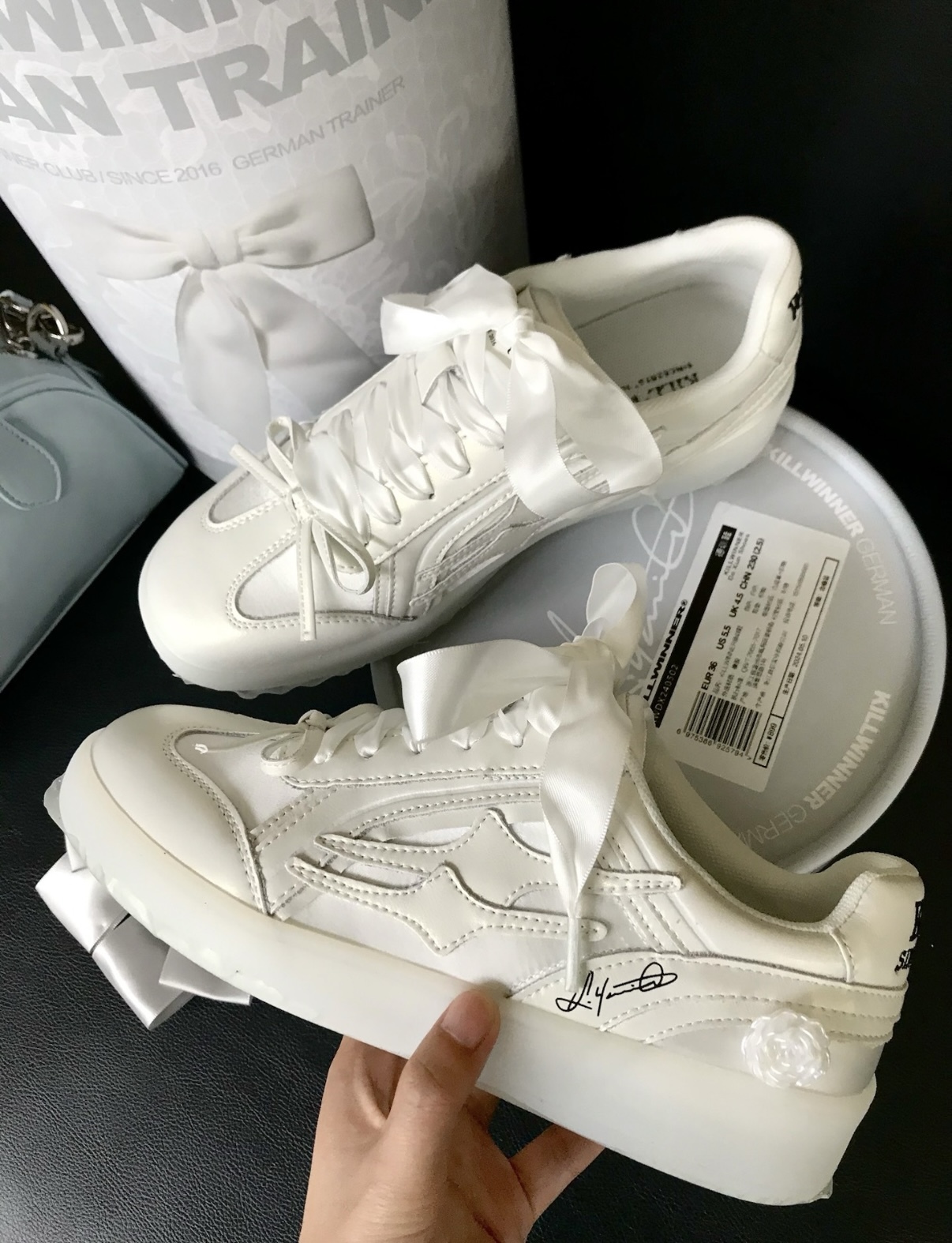 Killwinner 白月光蕾絲德訓鞋 珍珠白 全白 皮革 緞帶 花朵 男女款/預購