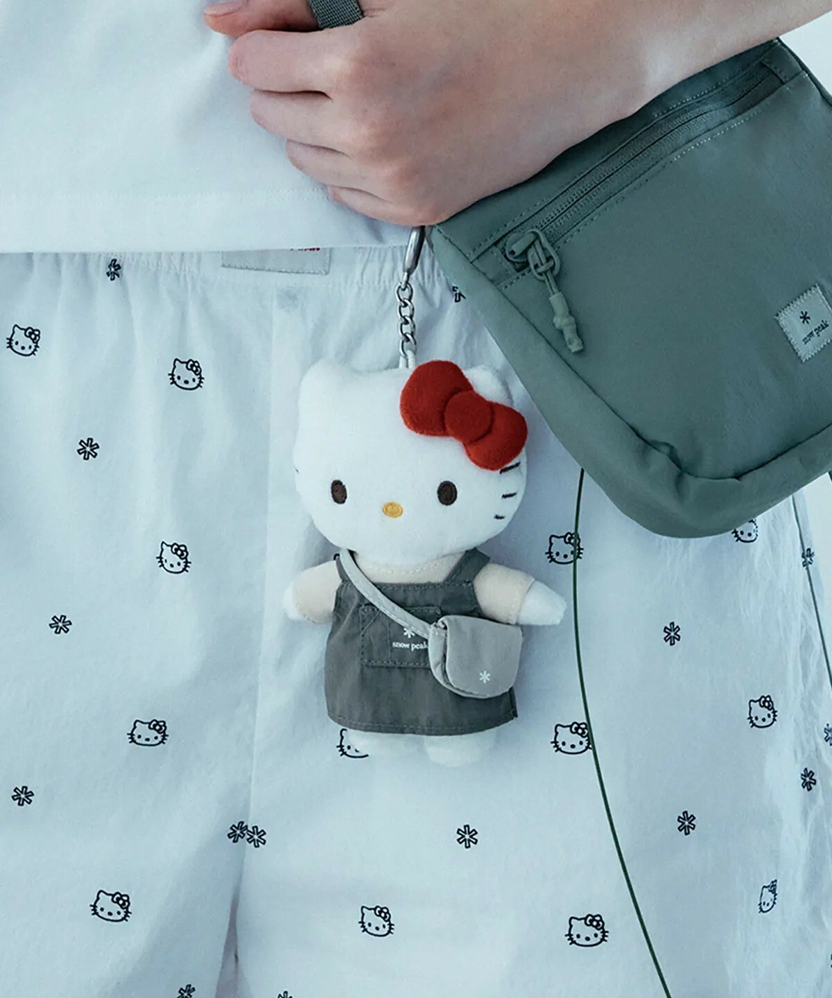 【OWN】Snow Peak X Hello Kitty 限量聯名 韓國限定 吊飾玩偶 綠衣 粉衣