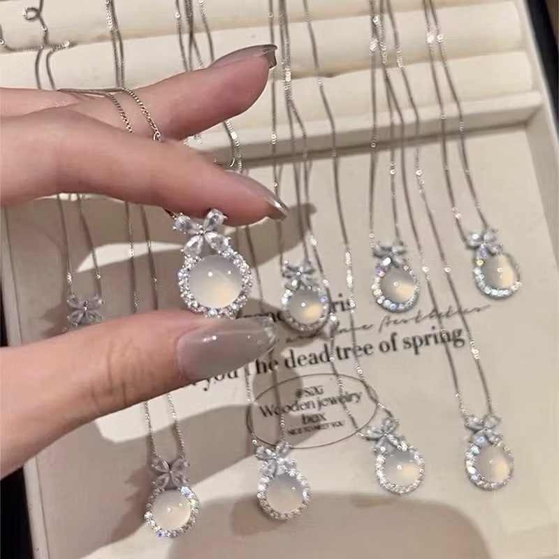 dream神仙白玉冰晶透”高級蝴蝶結白金鑽項鍊