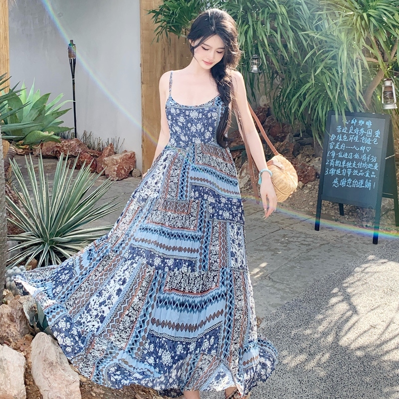 細吊帶圖騰雪紡洋裝 藍色