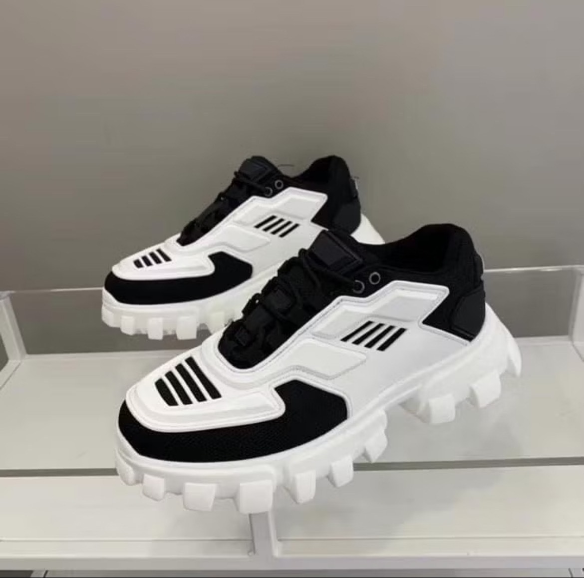 穿搭客著用鋸齒增高鞋