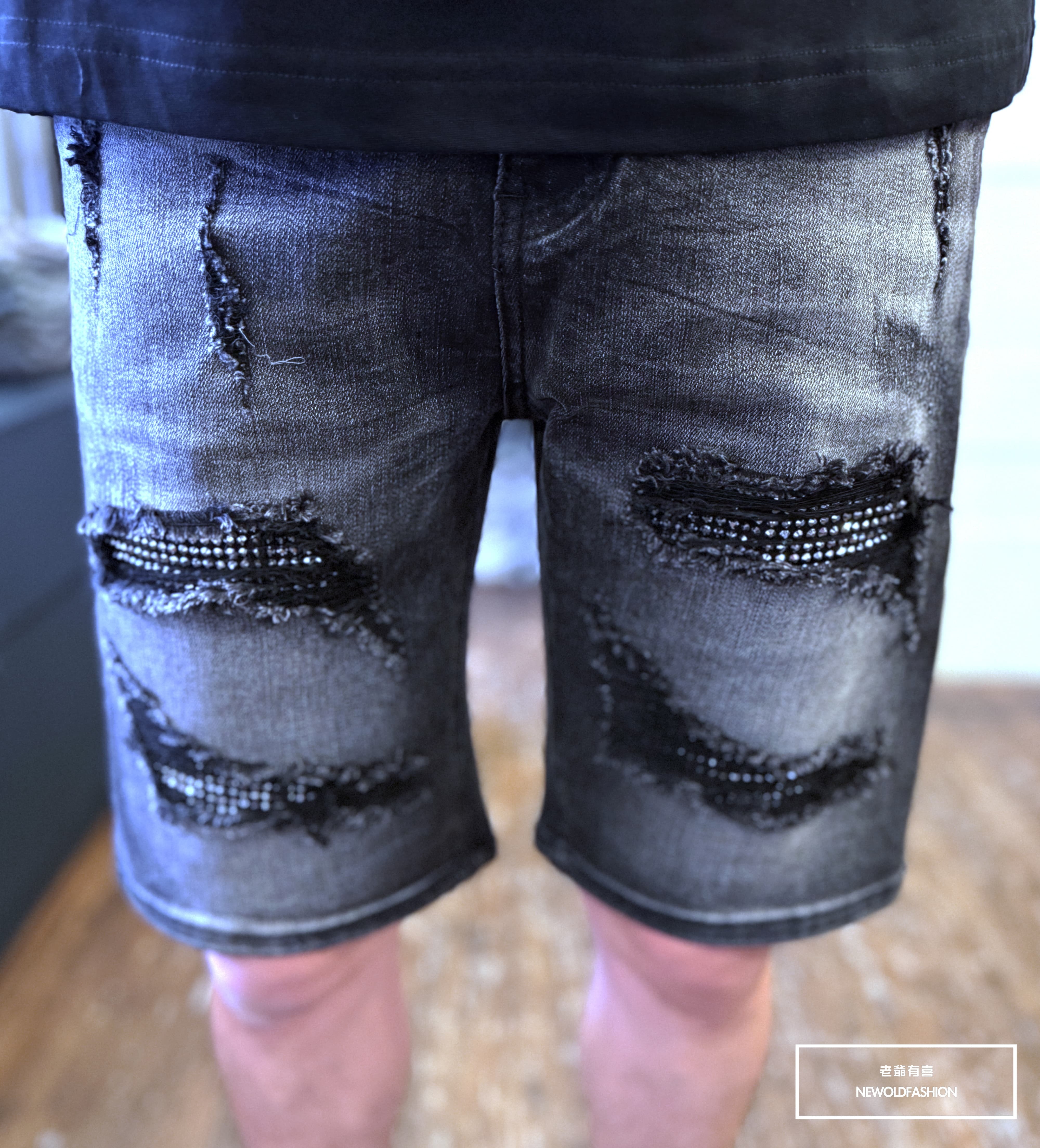 『新品上市』重磅燻黑水鑽補丁牛仔短褲(NOF25032038)
