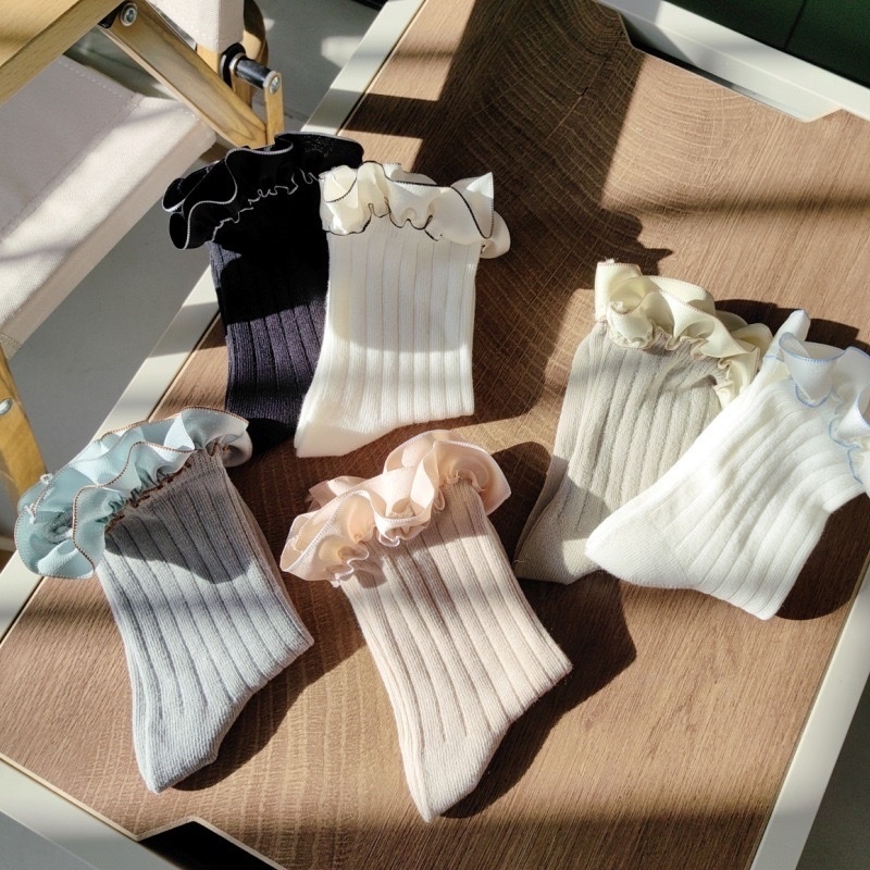 西班牙直條花邊無骨襪