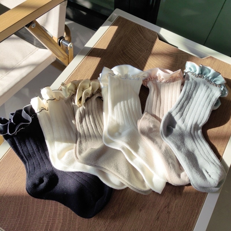 西班牙直條花邊無骨襪