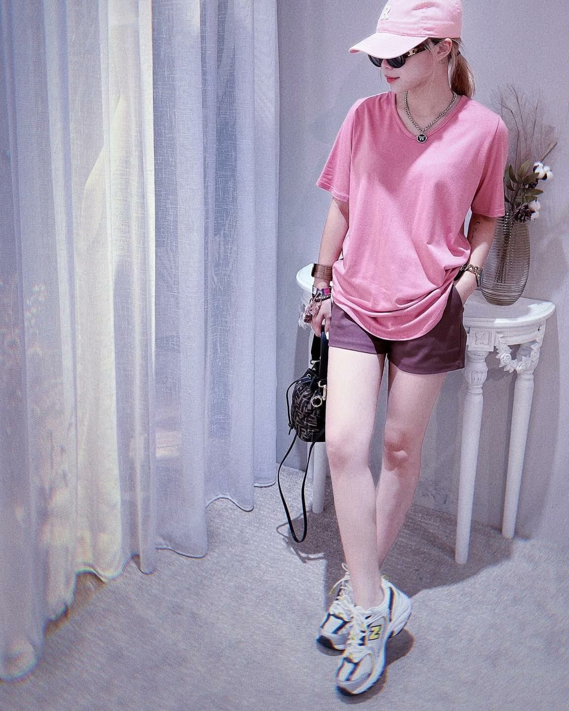 【休閒百搭的親膚下圓弧素棉tee】（現貨）