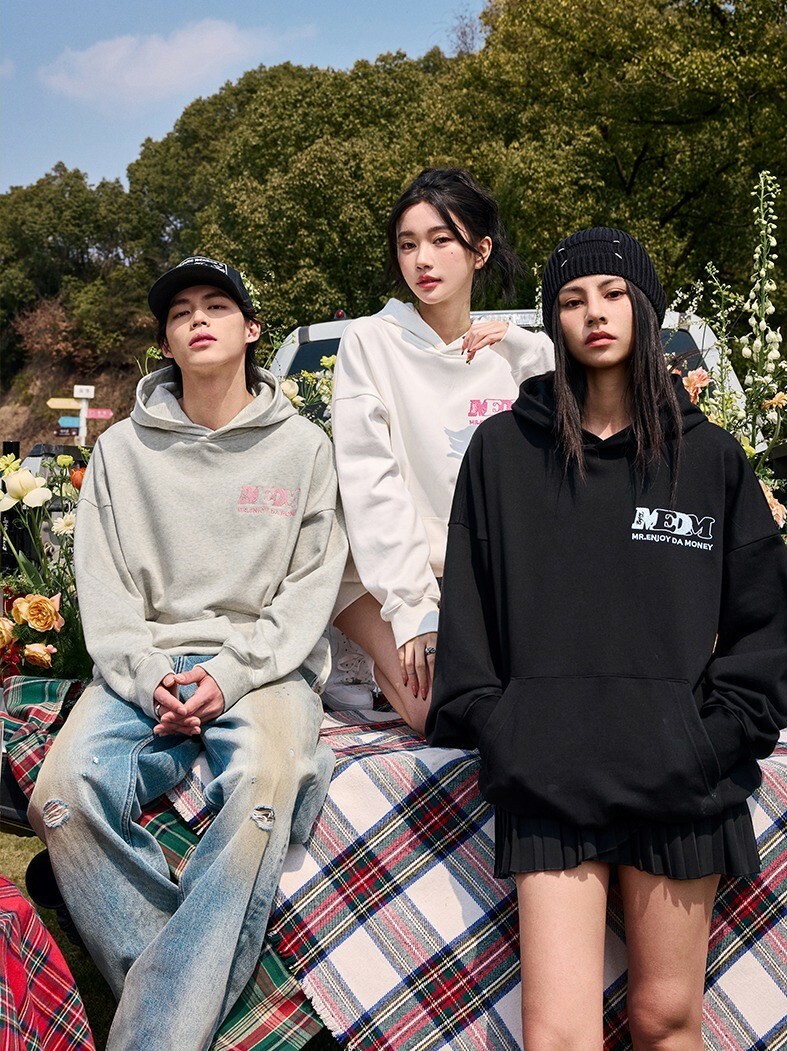 MEDM 馬卡龍字母 胸口刺繡 帽T