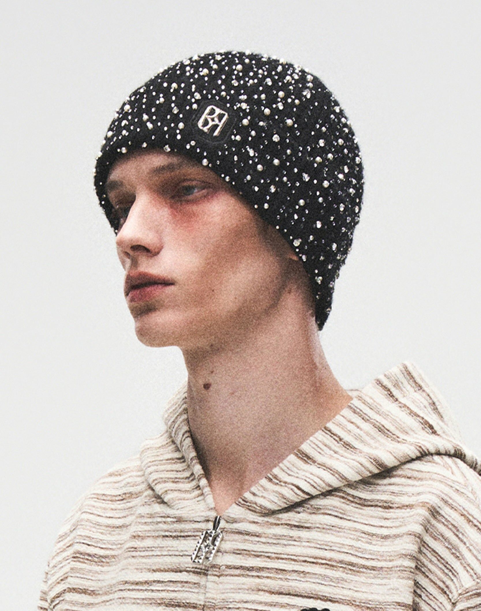 BIRTH OF ROYAL CHILD｜Pearl & Rhinestone Beanie (Black)