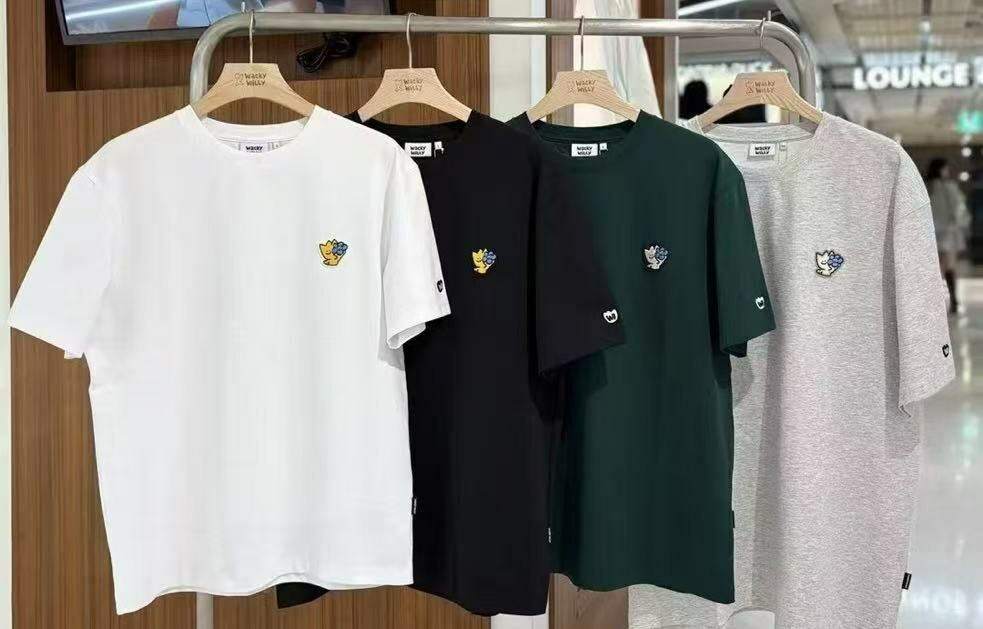 韓國代購 Wacky WiLLy 2025 小火人 Kiki & Lily Double Wappen 刺繡 小標 短袖 T恤 (四色)