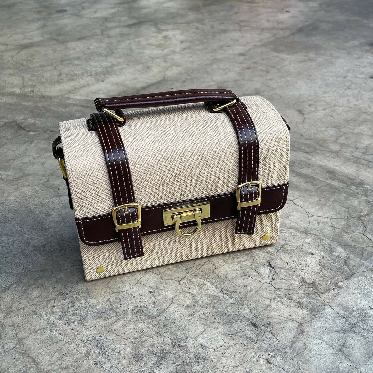 復古經典肩背包 (亞麻)