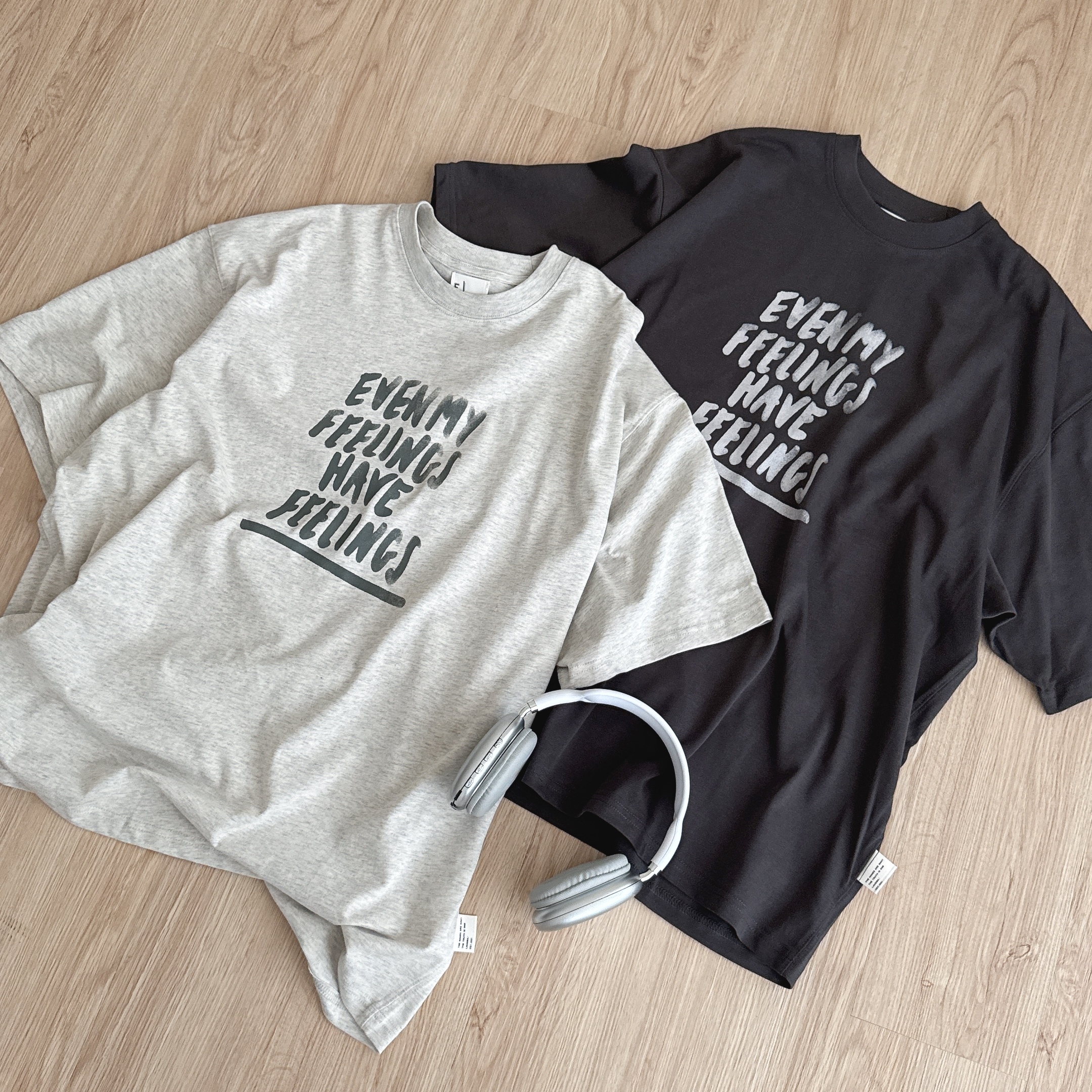 1200!!（現貨）售完不補 240G 韓系 復古 手寫 FEELINGS 短T