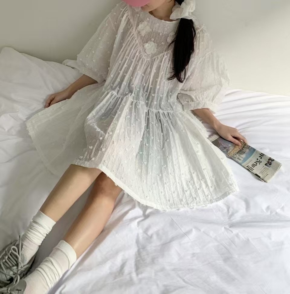 【現貨】NEHA正韓 ♥毛球花花造型洋裝(白)