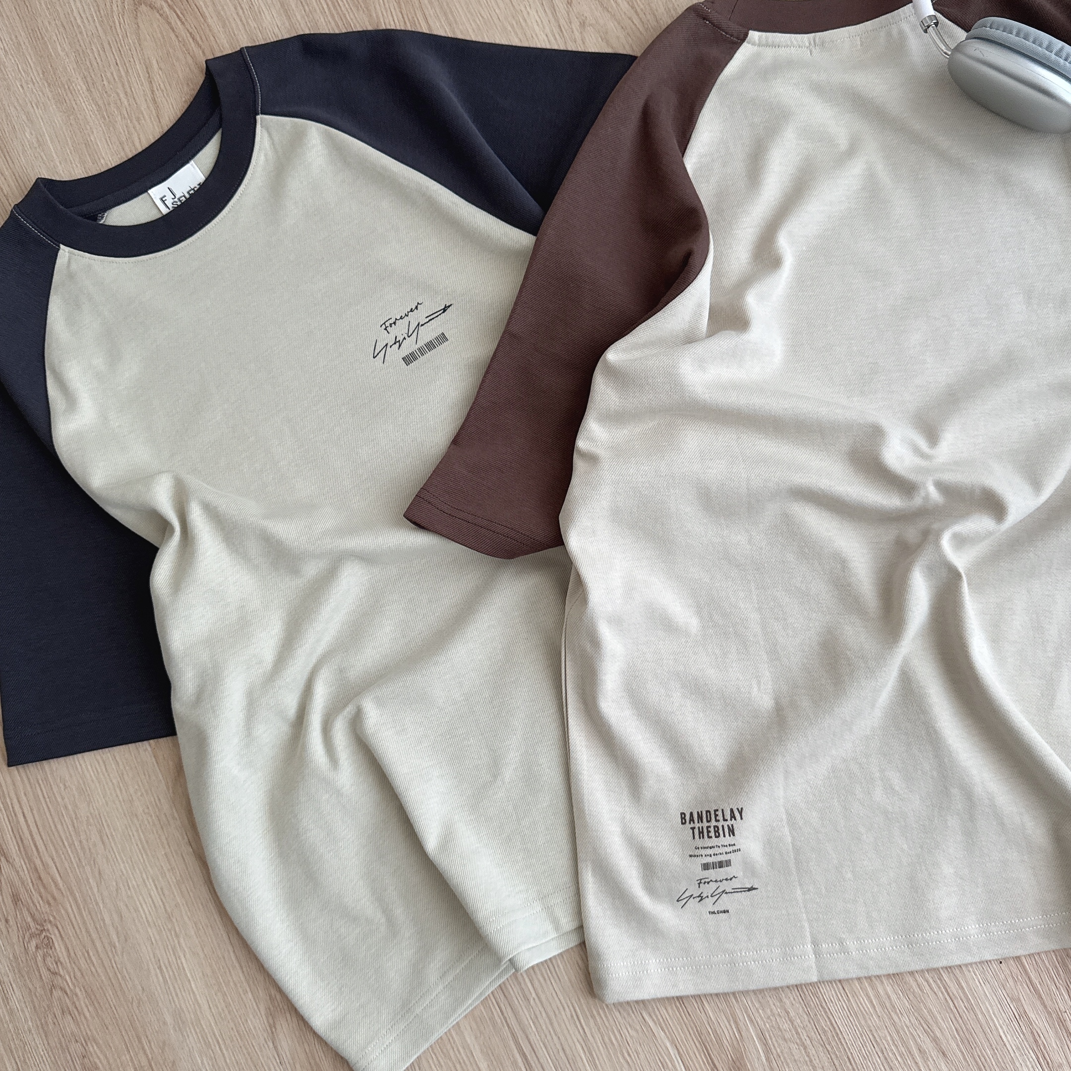 （現貨）1200!! 230G 美式 草寫logo 條碼 拼接 棒球袖 短T 369