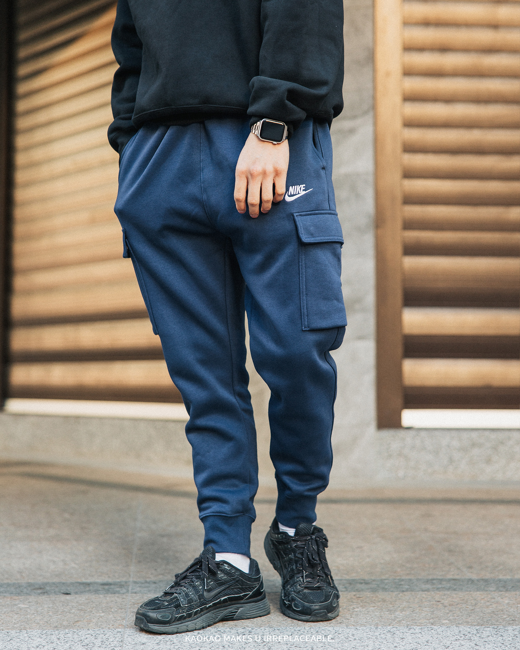 Nike 大口袋 內刷毛 刺繡小勾 上寬下窄 縮口棉褲 【CD3130】