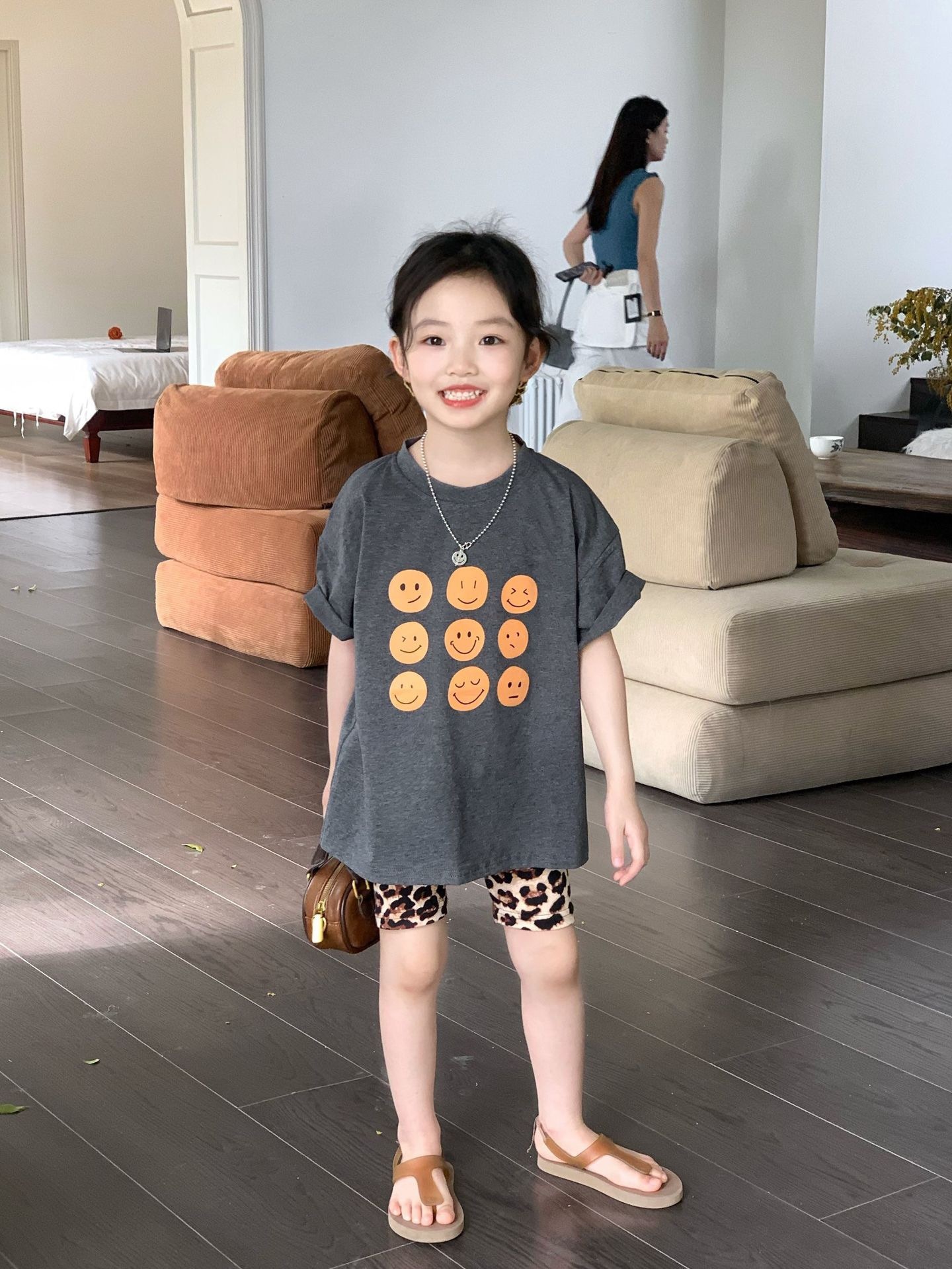 笑臉寬鬆上衣/豹紋內搭褲