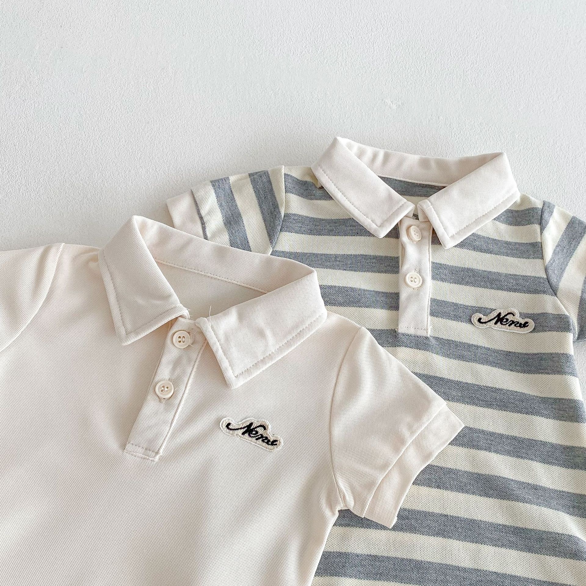 女孩男孩的簡約包屁衣