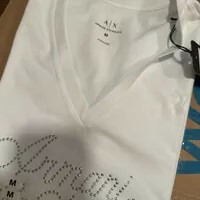 [S] ARMANI EXCHANGE WHITE LOGO LETTERING BLING BLING RHINSTONE V-NECK T-SHIRT, 7VYTFF-YJ16Z-1000 (SAX312)