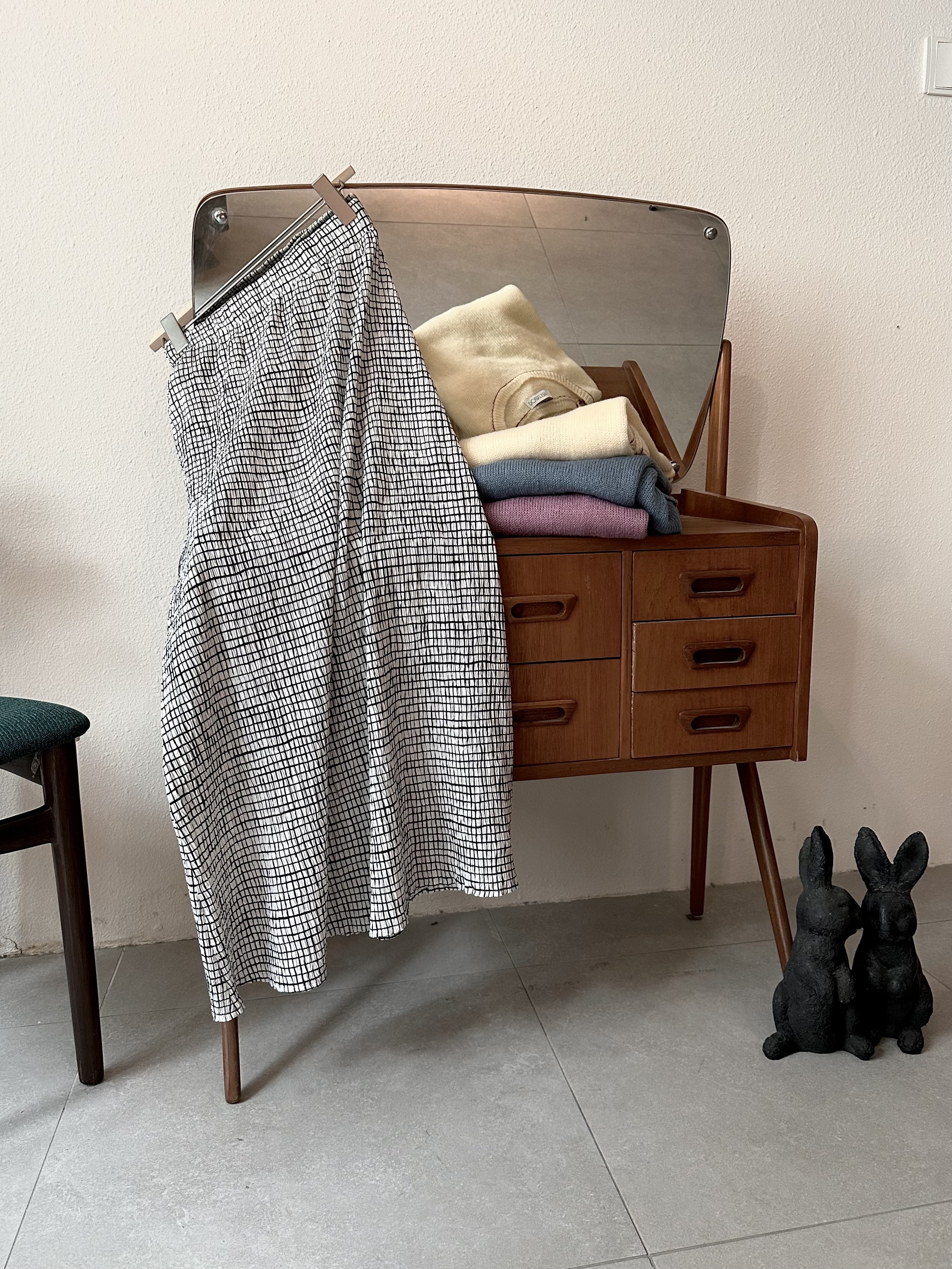 手繪格壓褶格裙 - SK52554