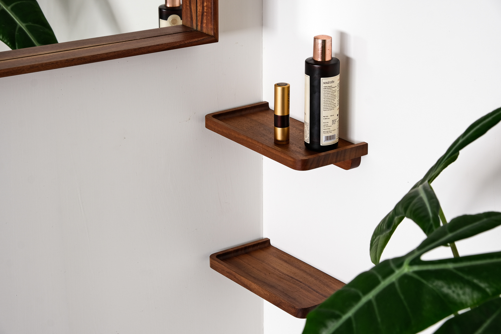 免釘牆凹槽層板