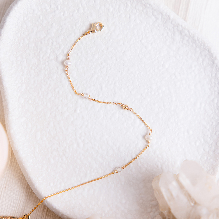 四月誕生石 • 風信子 • 重生的愛 – 珍珠白水晶 – 手鍊