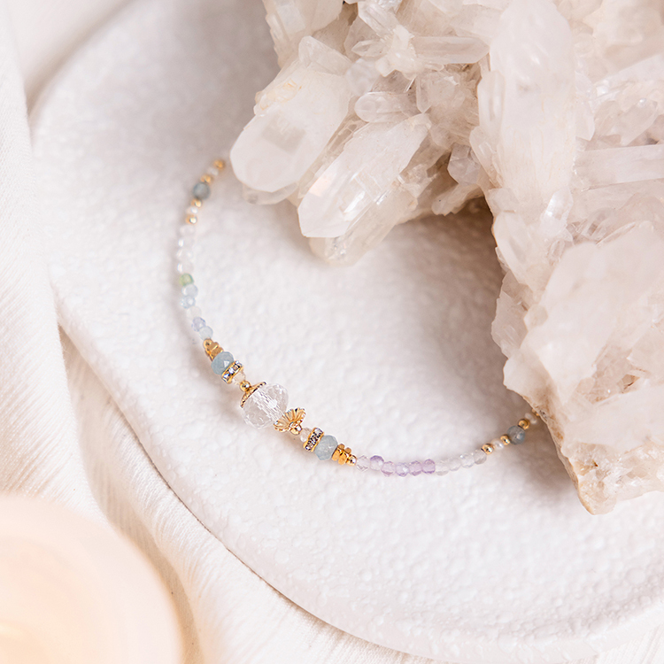 四月誕生石 • 蕾絲花 • 惹人憐愛 – 白水晶 – 手鍊