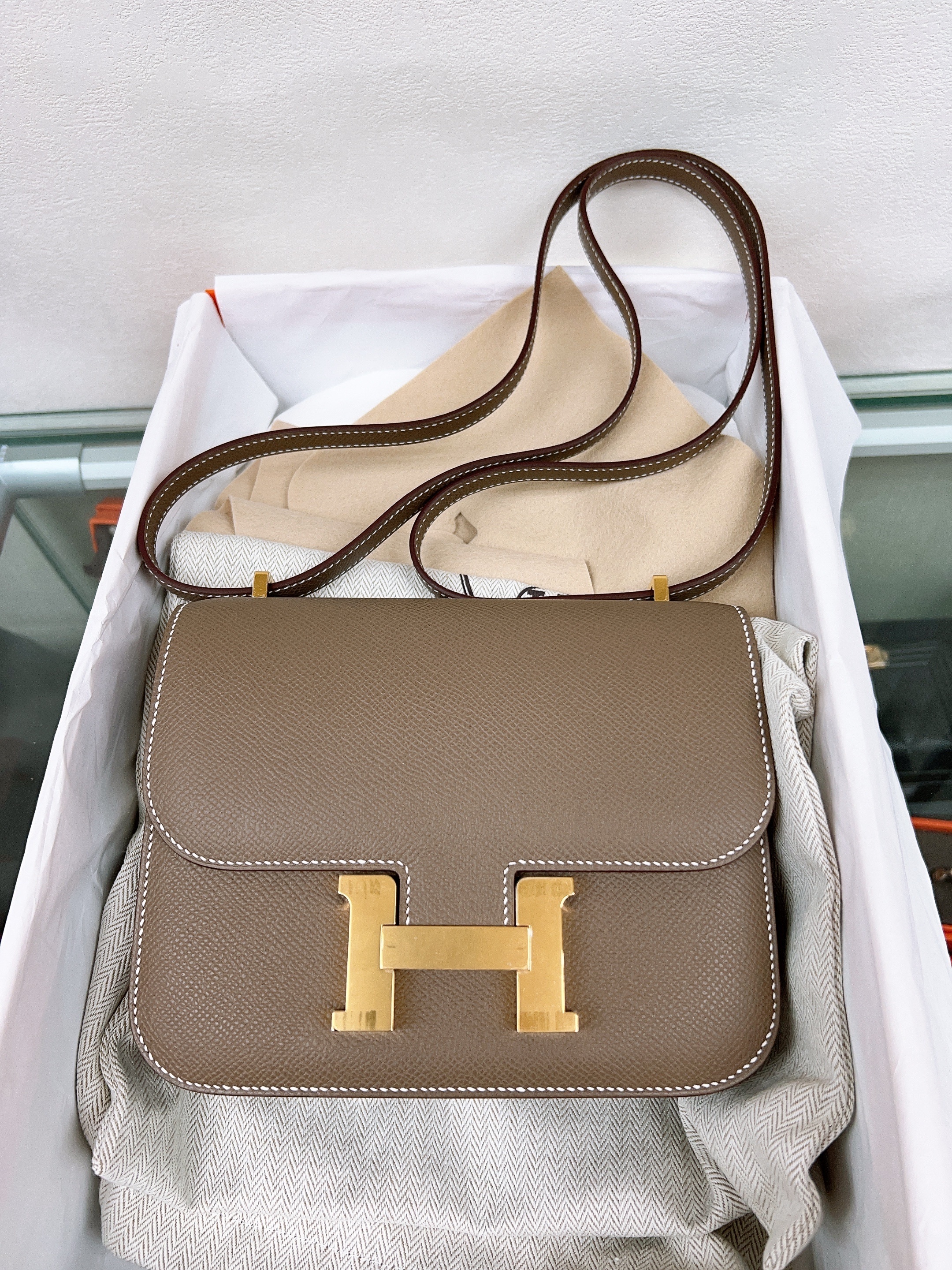 *Unused* Hermes mini constance (etoupe/ GHW/ stamp w)