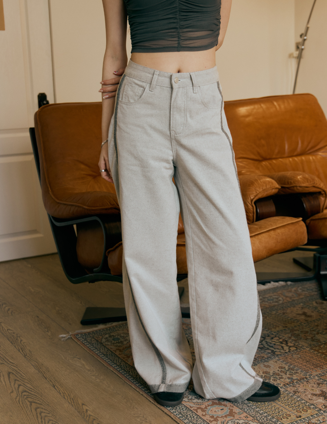 俐落線條撞色寬褲（6尺寸）