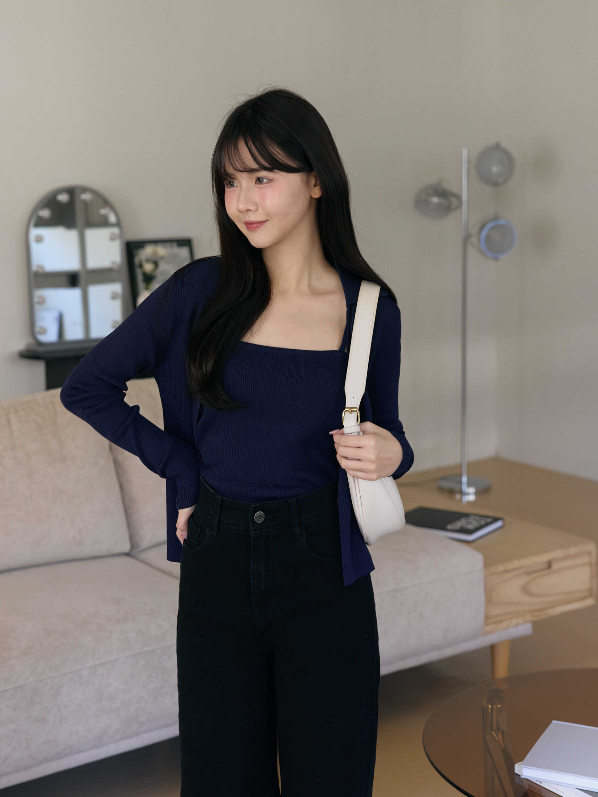 簡約V領柔霧針織罩衫套裝