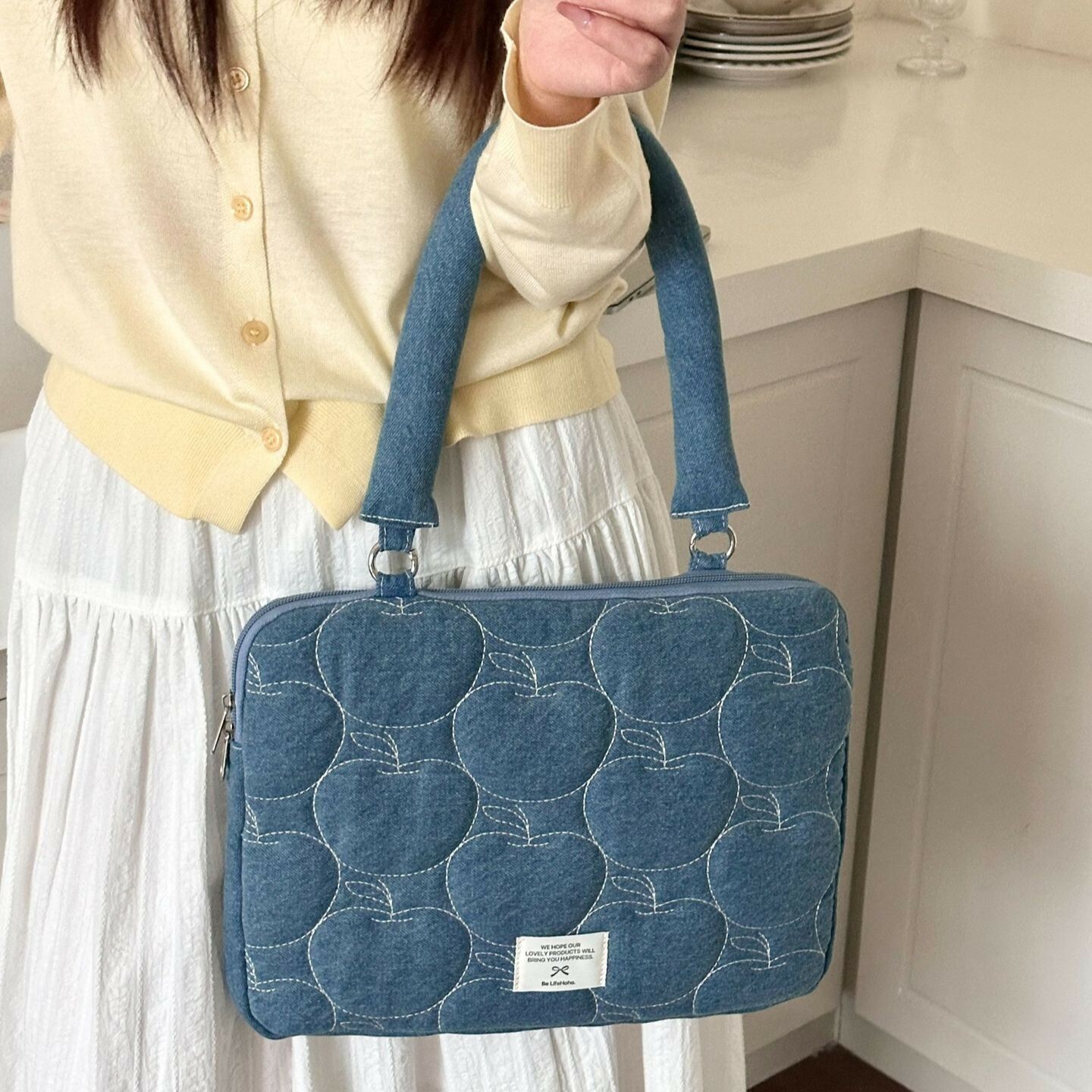 《5829》深藍蘋果刺繡手提牛仔電腦包