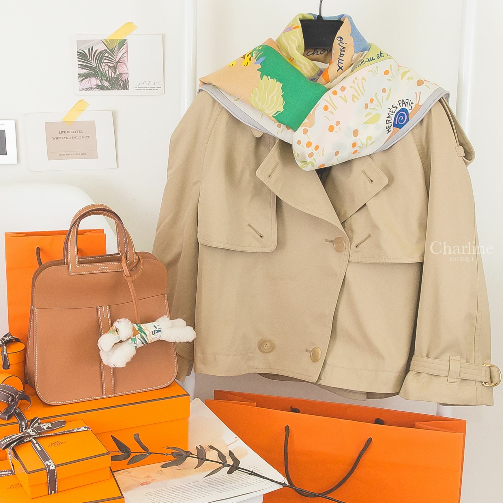 Hermès Halzan Mini 焦糖色金釦,Hermès Le Livre D'esope Shawl 140 彩色埃索普之書披肩,Hermès Budy 彩色真絲衣服羊毛獵狐梗犬吊飾-Charline Boutique 精品代購