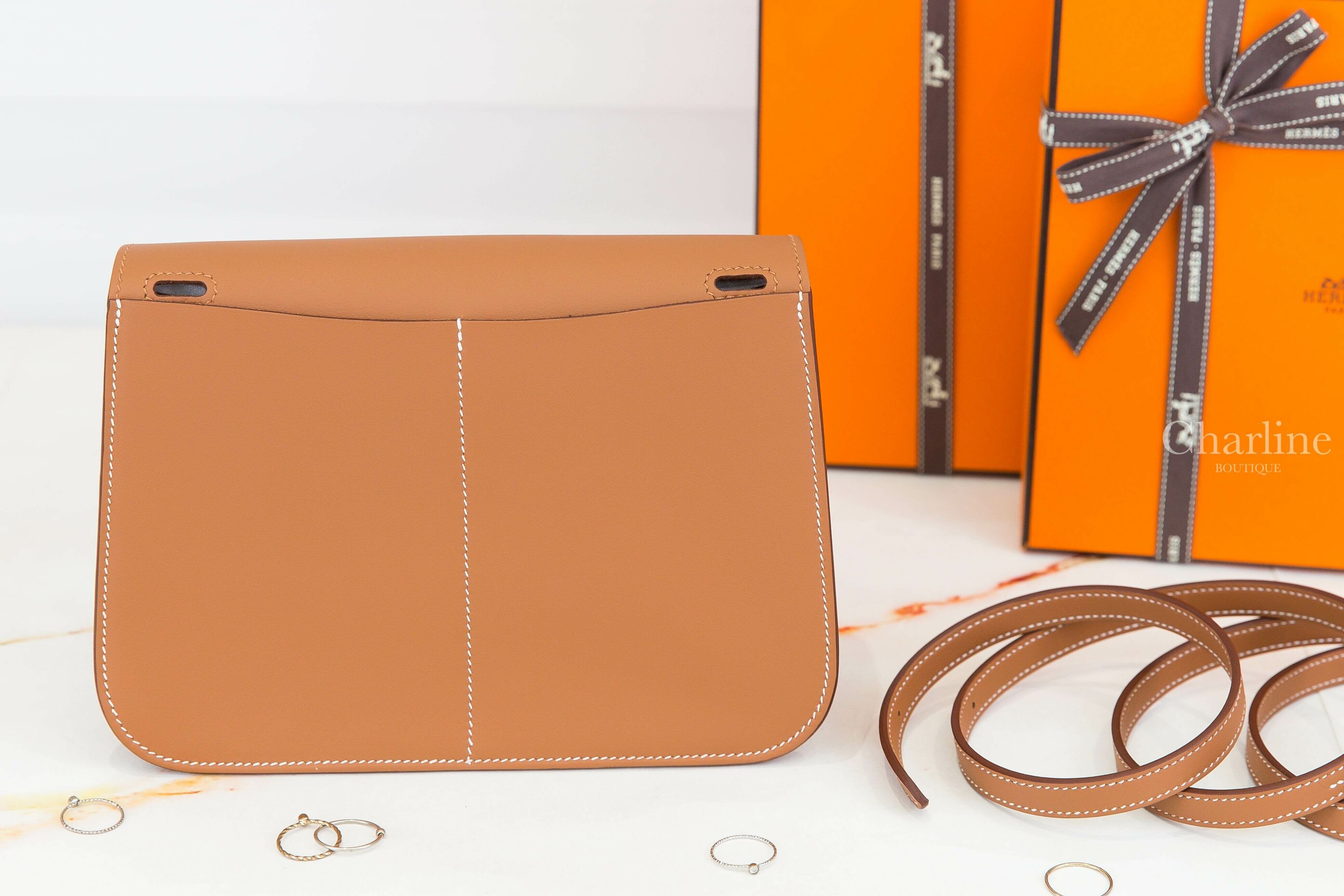 Hermès Halzan Mini Bag 37 Gold Swift 焦糖色金釦手提肩背包-Charline Boutique 精品代購