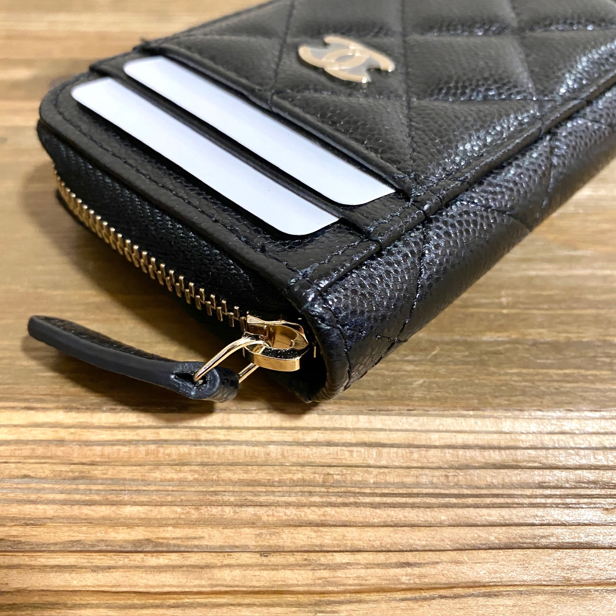 入手困難◆送料無料！【CHANEL】クラシック カードホルダー ▽ ISSNVINTAGE IN OSAKA ▽ 【Color】Black 【Size】 23cm