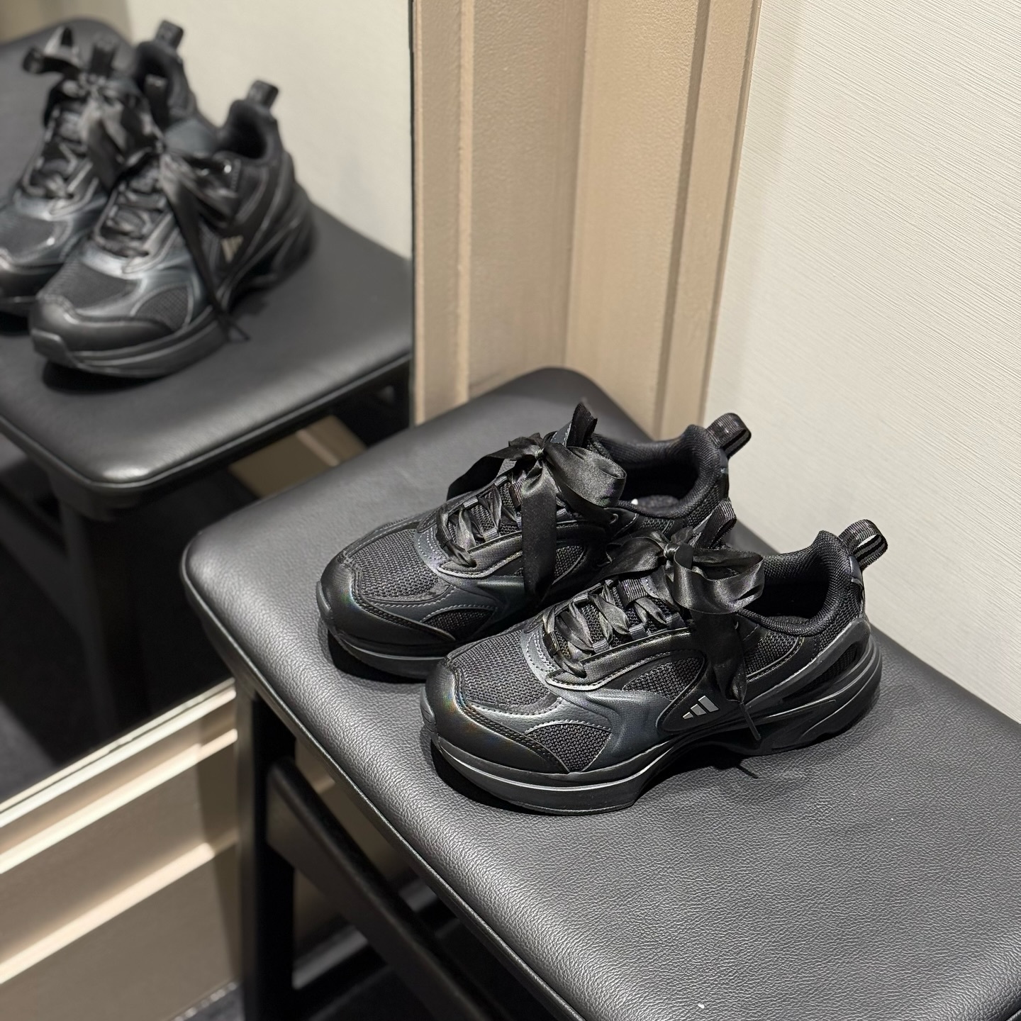 Adidas Swanner 緞帶黑 黑色 全黑化 復古 增高 厚底鞋 JR5693