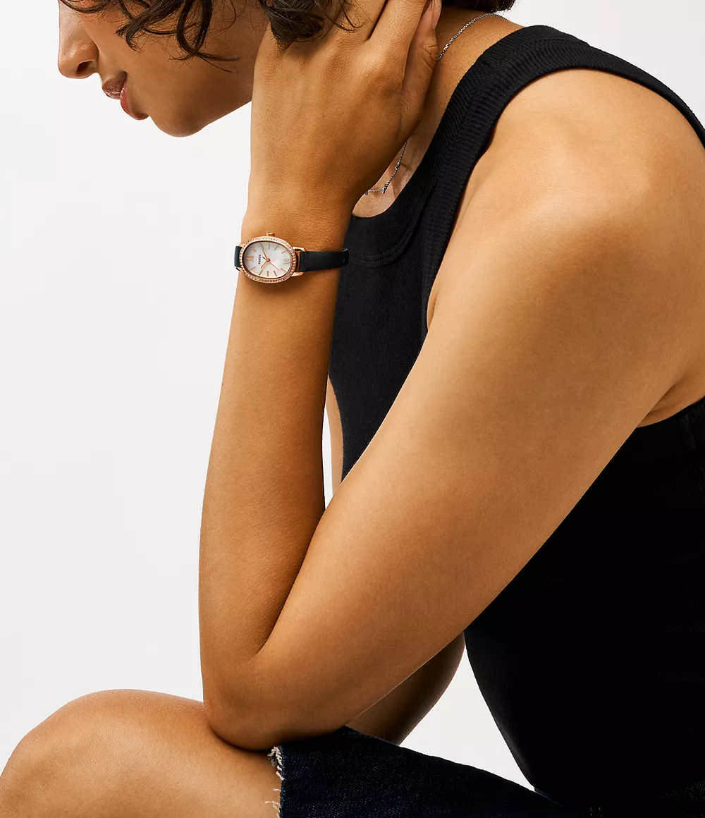 萬年鐘錶 - Fossi  時尚晶鑽橢圓形錶殼皮革錶帶女錶 BQ3974 錶徑23MM