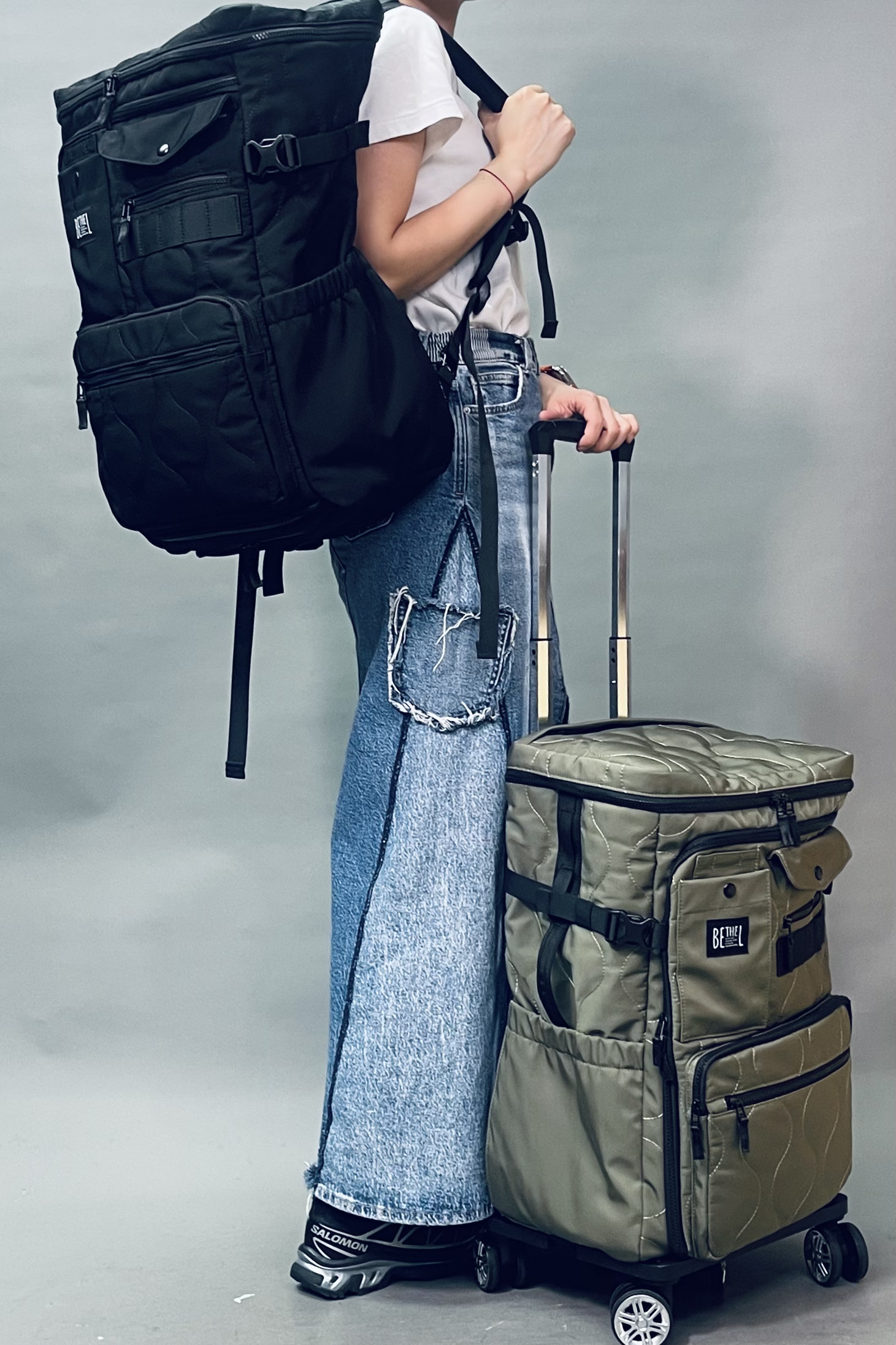 多功能大容量旅行背包